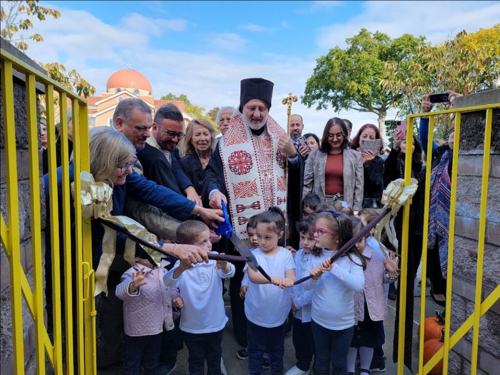 Αρχιεπίσκοπος Αμερικής Ελπιδοφόρος: "Κανένα σχολείο δεν θα ξανακλείσει, μόνο θα ανοίγουν καινούργια" 3 724890759 orig