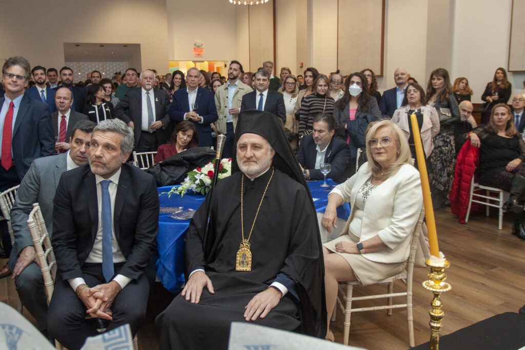 Νέα Υόρκη. Οι επαγγελματικοί φορείς έκοψαν σε ειδική εκδήλωση την Πρωτοχρονιάτικη πίτα τους 4 IMG 4499