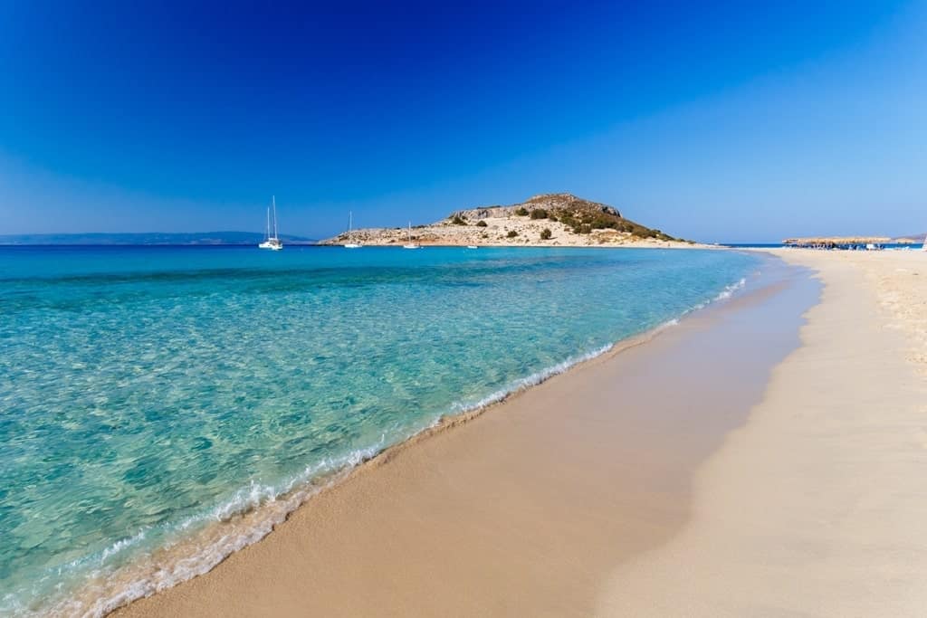 56 απευθείας πτήσεις την εβδομάδα από τις ΗΠΑ και τον Καναδά φέτος. Και θα συνεχίζουν να αυξάνονται μέσα στο καλοκαίρι. 1 Elafonisos island