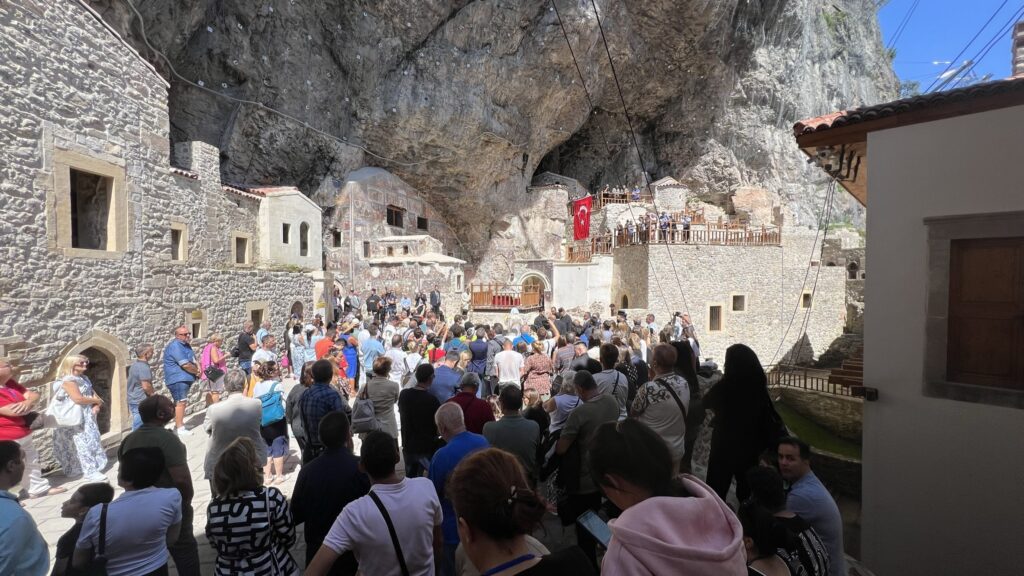 Τραπεζούντα. Παναγία Σουμελά: Δόθηκε τελικά άδεια για να λειτουργήσει ο Οικουμενικός Πατριάρχης τον Δεκαπενταύγουστο 1 IMG 0385 1