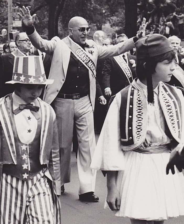 Λος Άντζελες, ΗΠΑ. Απονομή της Ελληνικής ιθαγένειας για την κόρη του αείμνηστου Τέλι Σαβάλα, Χριστίνα Σαβάλα Κουσάκη και την οικογένεια της 4 savalas 7