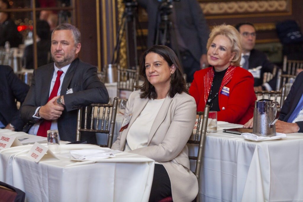 Αισιοδοξία για την ελληνική οικονομία τo 2025, στο υψηλού ενδιαφέροντος, φετινό Capital Link 6 IMG 8166