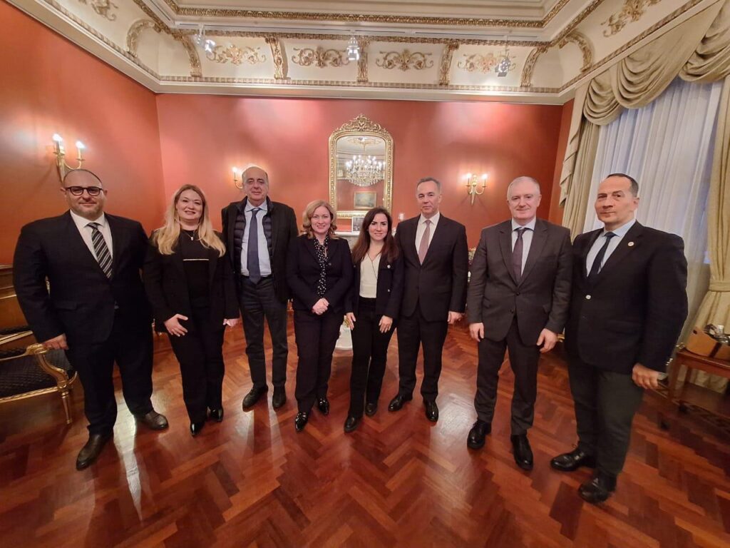 constantinoupoli myrogianni