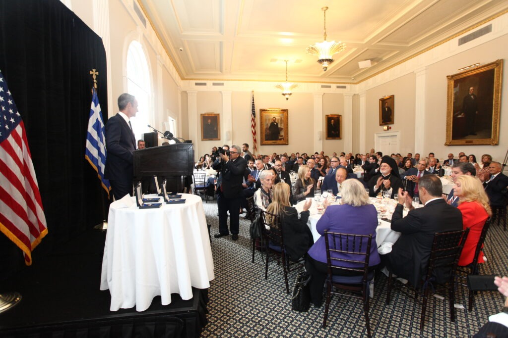 Μανχάταν. Κλίμα ομοψυχίας και εθνικής αυτοπεποίθησης στο γεύμα της ομογένειας προς τιμήν του πρωθυπουργού. Βραβεύσεις υψηλού συμβολισμού 1 IMG 6822