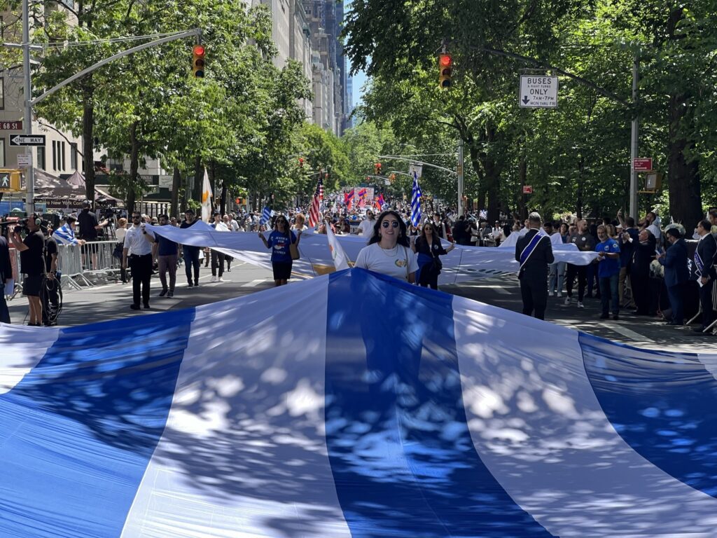 PARADE 1