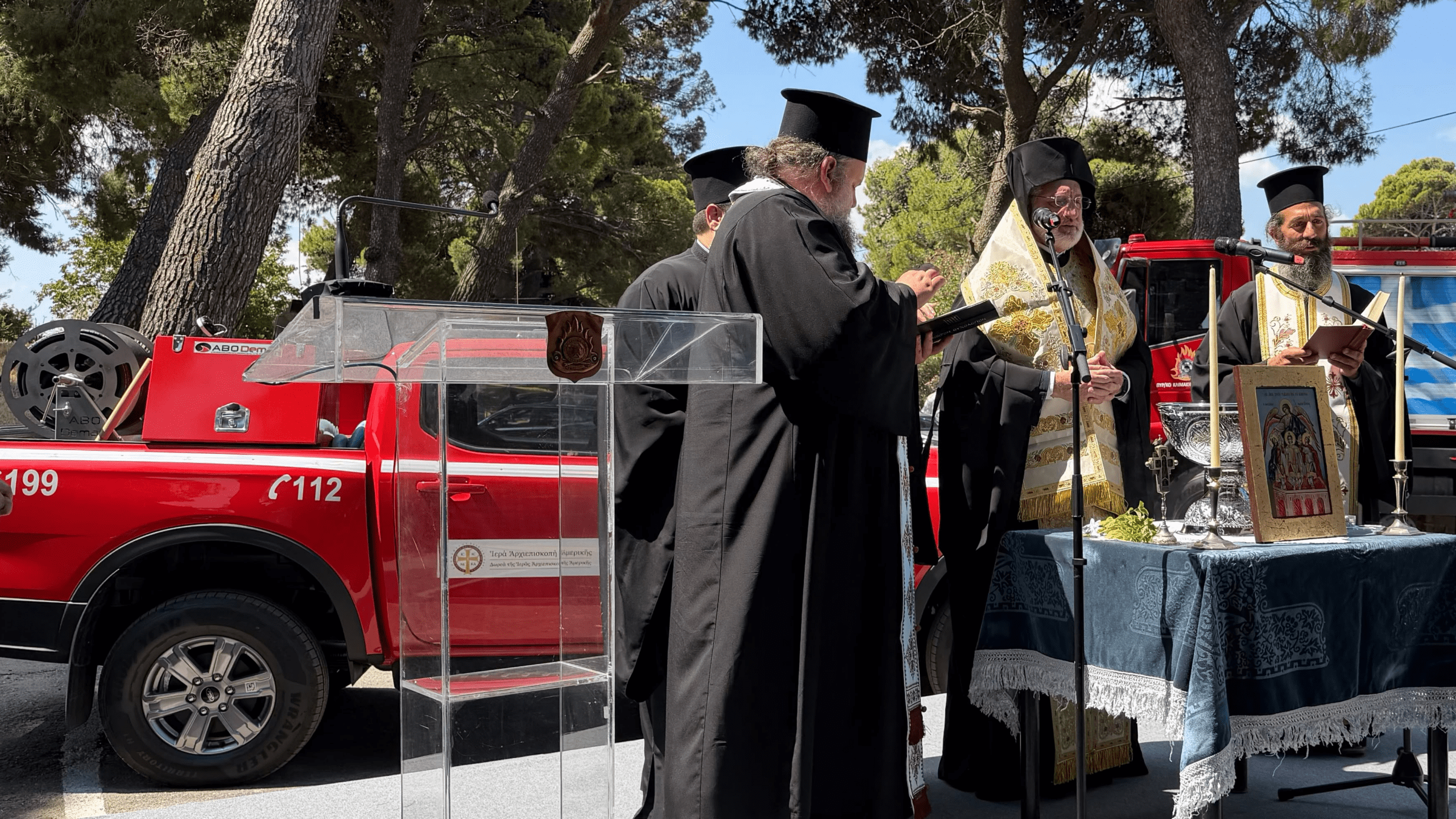 Η μεγάλη δωρεά της Αρχιεπισκοπής Αμερικής στην Πεντέλη – Ο Αρχιεπίσκοπος Ελπιδοφόρος εγκαινίασε το νέο πυροσβεστικό όχημα 2 image 54 edited scaled
